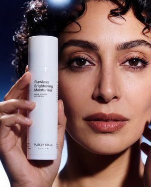 Flawless Brightening Moisturizer - Lifestyle image