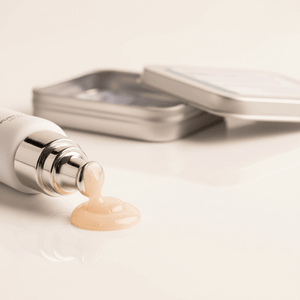 tight & Bright peptide eye gel and tin with the reusable eye masks